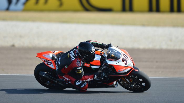 Με μια πρώτη και μια δεύτερη θέση στο Phillip Island, ο αναβάτης της εργοστασιακής ομάδας της Aprilia, Sylvain Guintoli, έδειξε ότι έχει να δώσει πολλά φέτος.