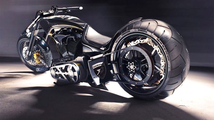 Με πλάτος 280 χλστ. το πίσω ελαστικό δίνει μια άκρως εντυπωσιακή πίσω όψη στο Soltador.