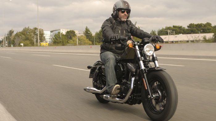 Μοναδική εμφάνιση και χαρακτήρας! Το Harley-Davidson Forty-Eight σε φτιάχνει σε καθημερινή βάση! 