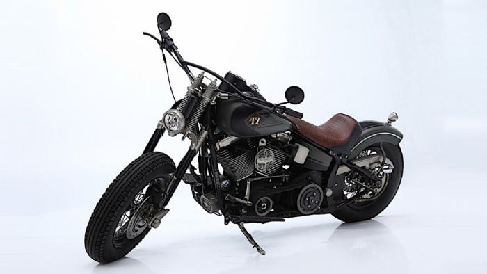 Αυτή είναι η Harley-Davidson custom που ανήκε στον Paul Walker... Αυτή είναι η Harley-Davidson custom που ανήκε στον Paul Walker...