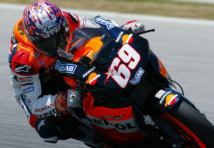 Οι νεαροί αναβάτες στην κορυφή