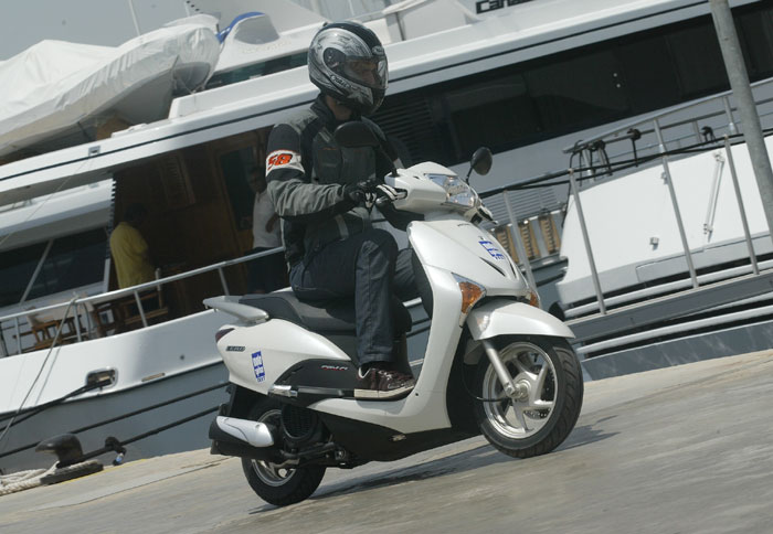 Οδηγούμε το νέο scooter της Honda