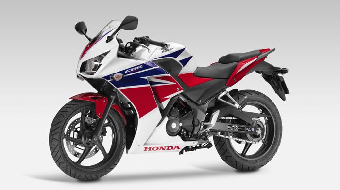 H Ηonda παρουσίασε το CBR 300R, το οποίο προορίζεται για τους κατόχους του διπλώ H Ηonda παρουσίασε το CBR 300R, το οποίο προορίζεται για τους κατόχους του διπλώματος Α2.