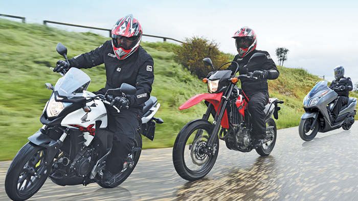 Σκοπός της επίσκεψης βέβαια, δεν ήταν ο τουρισμός, αλλά η πρώτη επαφή μας με τα νέα CB500X, NSS300 Forza και CRF250M που έρχονται να συμπληρώσουν με τον πλέον ιδανικό τρόπο τη γκάμα της Honda.