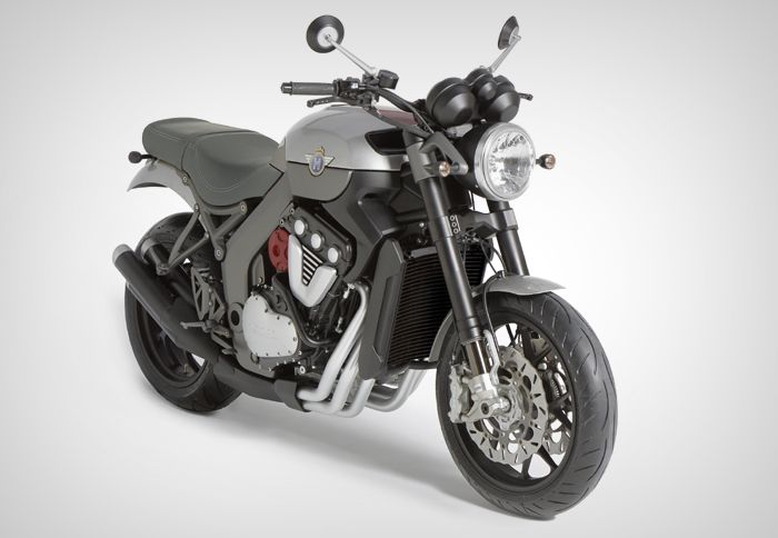 Το 6κύλινδρου μοτέρ αποδίδει 160 ίππους και σύμφωνα με τους ανθρώπους της Horex έχει δοθεί ιδιαίτερη έμφαση στην απόδοσή του στο χαμηλό και μεσαίο φάσμα. 