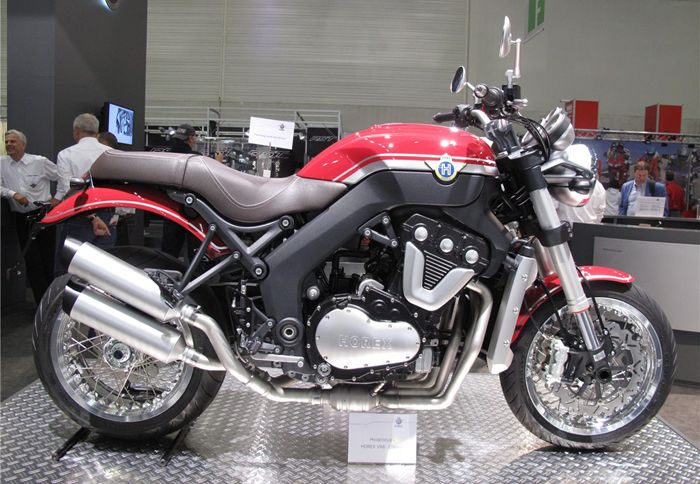 Η Horex παρουσίασε μια νέα έκδοση του VR6, με το όνομα Classic. Η Horex παρουσίασε μια νέα έκδοση του VR6, με το όνομα Classic.