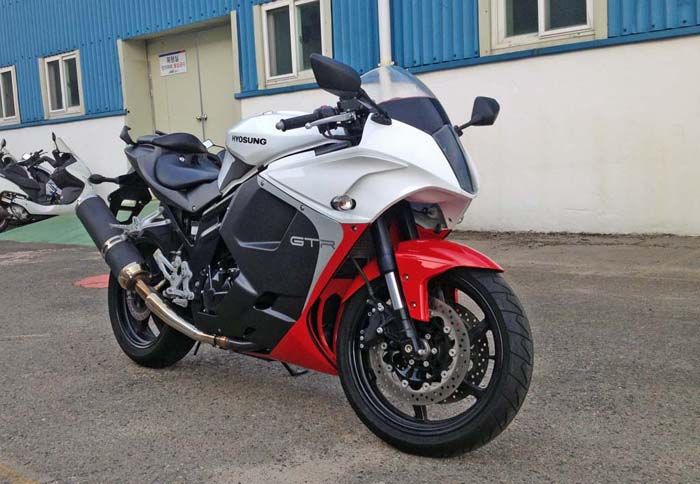 Όπως φαίνεται, η ανανέωση του Hyosung GT650 είναι σημαντική, με αλλαγές σε αισθητική και εξοπλισμό. 