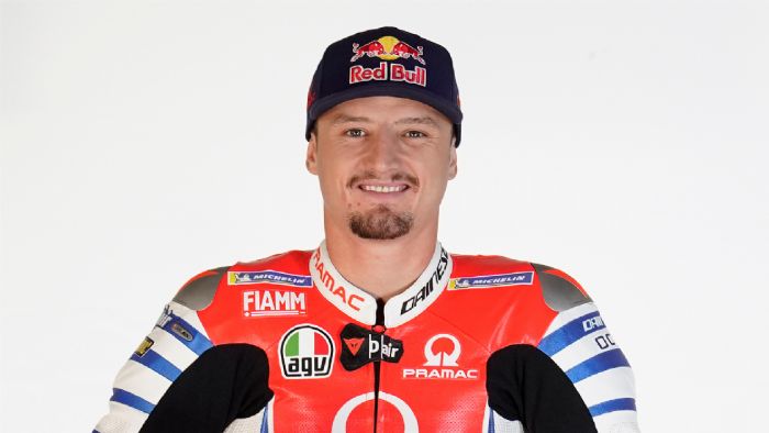 Ο Jack Miller ντύνεται στα κόκκινα το 2021 Ο Jack Miller ντύνεται στα κόκκινα το 2021