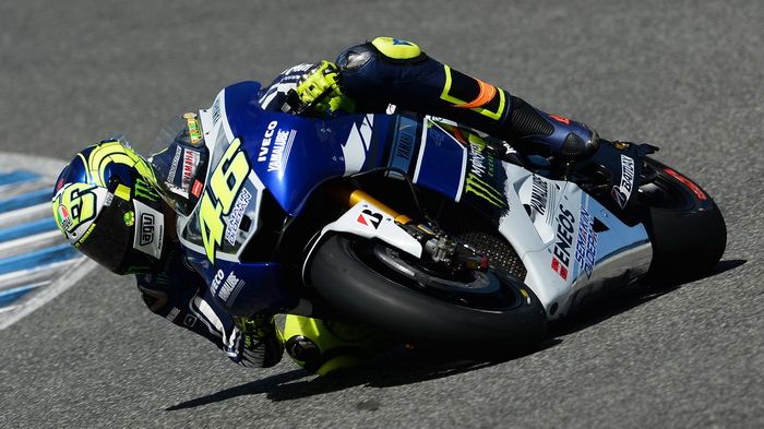 Εκπληκτικός Rossi, από τα παλιά! Για πρώτη φορά από την επιστροφή του στη Yamaha, κάνει ταχύτερο γύρο σε μέρα τεστ.