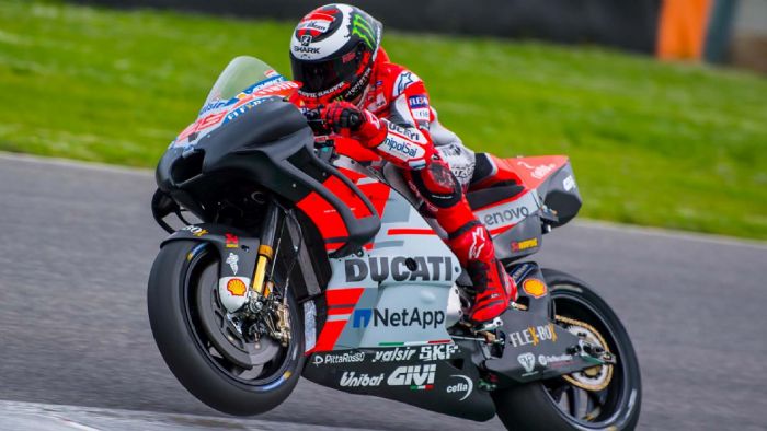 Ο Jorge Lorenzo σε φωτογραφία με το νέο αεροδυναμικό πακέτο που δοκιμάζει. 