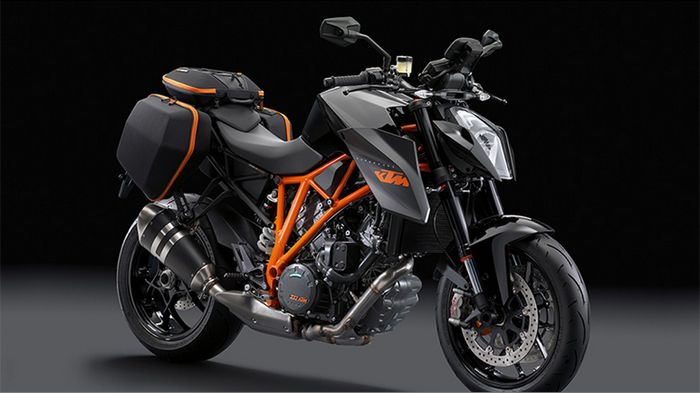 Η KTM ανακοίνωσε μια δεύτερη έκδοση για το 1290 Super Duke R, με το όνομα Tourin Η KTM ανακοίνωσε μια δεύτερη έκδοση για το 1290 Super Duke R, με το όνομα Touring.