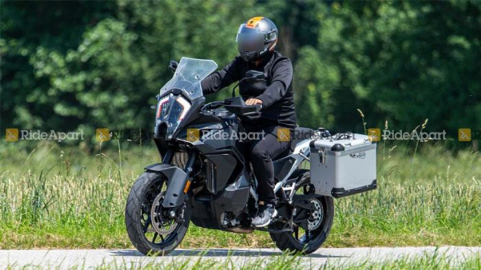 Η στιγμή της παρουσίασης του νέου KTM 1290 Super Adventure πλησιάζει όλο και περισσότερο... 