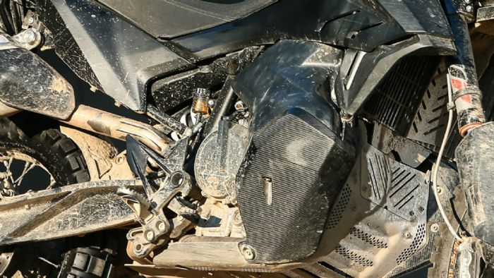 Αυτό το μαύρο πλαστικό κομμάτι, είναι ρεζερβουάρ! 