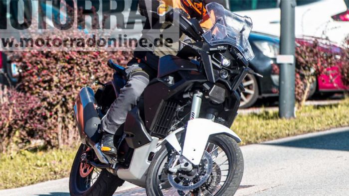 Αυτό είναι το πιθανολογούμενο ως νέο KTM 1290 Super Adventure (φωτό: bmh-images) Αυτό είναι το πιθανολογούμενο ως νέο KTM 1290 Super Adventure (φωτό: bmh-images)
