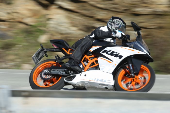 Μια πραγματικά ξεχωριστή, μονοκύλινδρη Supersport μοτοσικλέτα, με 44 άλογα και μ Μια πραγματικά ξεχωριστή, μονοκύλινδρη Supersport μοτοσικλέτα, με 44 άλογα και μόλις 147 κιλά βάρους.