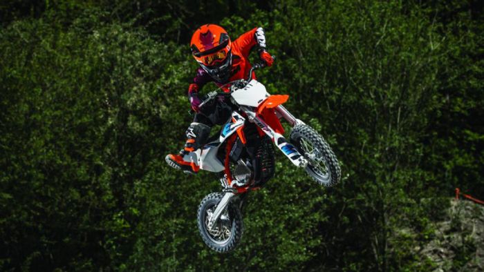 H νέα KTM SX-E 5