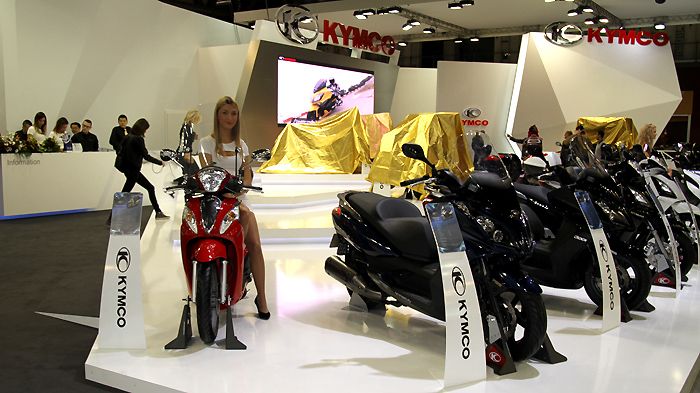 Τα Xciting 400i και K-XCT 300i με ABS παρουσίασε η KYMCO στην EICMA. Τα Xciting 400i και K-XCT 300i με ABS παρουσίασε η KYMCO στην EICMA.