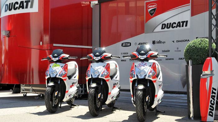 Πολύ όμορφα τα Agility 16+ στα επίσημα χρώματα της ομάδας MotoGP της Ducati!