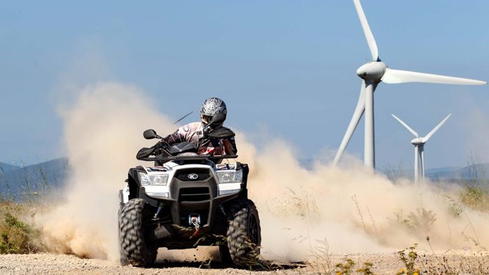 Για το 2015, η ναυαρχίδα της KYMCO στα ΑTV, το MXU 700i EPS 4X4 αποκτά ακόμα πιο πλούσιο εξοπλισμό και ανεβάζει τον πήχη ακόμα πιο ψηλά. 