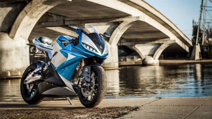 Lightning LS-218: Στην παραγωγή