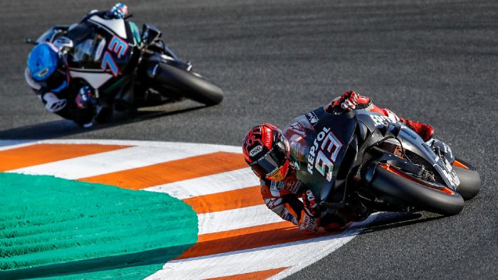 O Marc Marquez με τον αδερφό του Alex να ακολουθεί. O Marc Marquez με τον αδερφό του Alex να ακολουθεί.