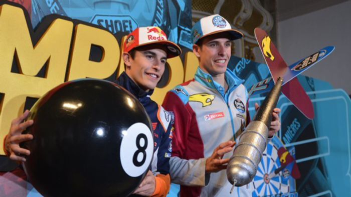 O Marc Marquez (αριστερά) δίπλα στον αδερφό του Alex. O Marc Marquez (αριστερά) δίπλα στον αδερφό του Alex.