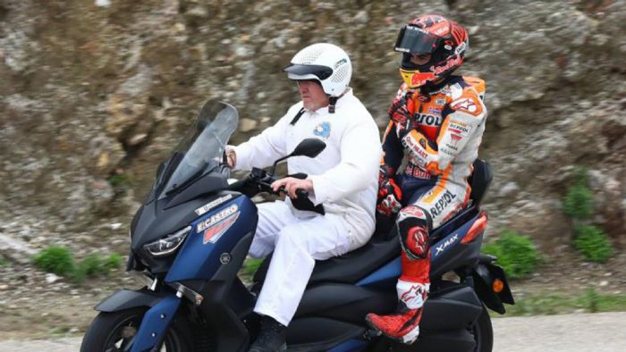 O Marc Marquez την στιγμή που μεταβαίνει στα pits, μετά την σφοδρή πτώση του στην Ταϋλάνδη. 