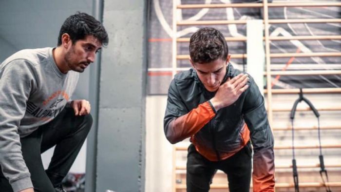 Η φωτογραφία που ο Marc Marquez κοινοποίησε στο Twitter, εν ώρα προπόνησης. Η φωτογραφία που ο Marc Marquez κοινοποίησε στο Twitter, εν ώρα προπόνησης.