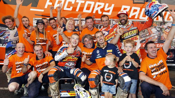 O Αυστραλός Εργοστασιακός Αναβάτης της KTM Matthew Phillips κατέκτησε τον τίτλο O Αυστραλός Εργοστασιακός Αναβάτης της KTM Matthew Phillips κατέκτησε τον τίτλο στην E3, στον τελευταίο αγώνα του Π.Π. Enduro στη Γαλλία.