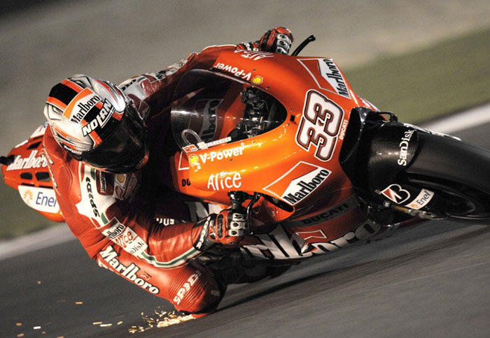 Σκληρή προσπάθεια για Melandri