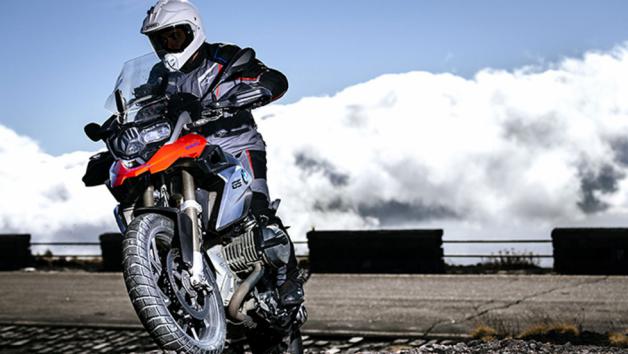 Metzeler Karoo Street: Χωμάτινο με επιδόσεις ασφάλτινου Metzeler Karoo Street: Χωμάτινο με επιδόσεις ασφάλτινου