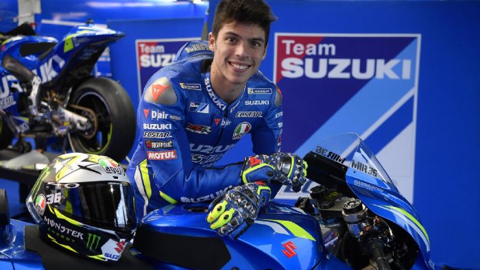 Ο Joan Mir στο γκαράζ της νέας του ομάδας, Ecstar Suzuki. 