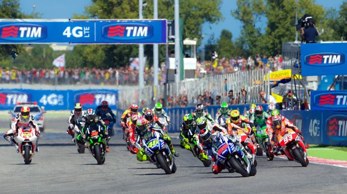 Στην εκκίνηση ο Lorenzo έφυγε δυνατά, ενώ Rossi και Marquez πέρασαν τον Iannone, Στην εκκίνηση ο Lorenzo έφυγε δυνατά, ενώ Rossi και Marquez πέρασαν τον Iannone, για να βρεθούν στο κυνήγι του Jorge.