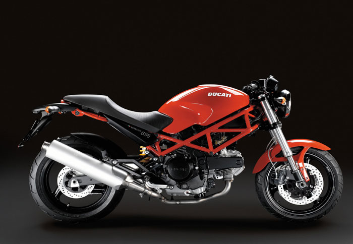 Ducati Monster 695:  Το νέο όπλο