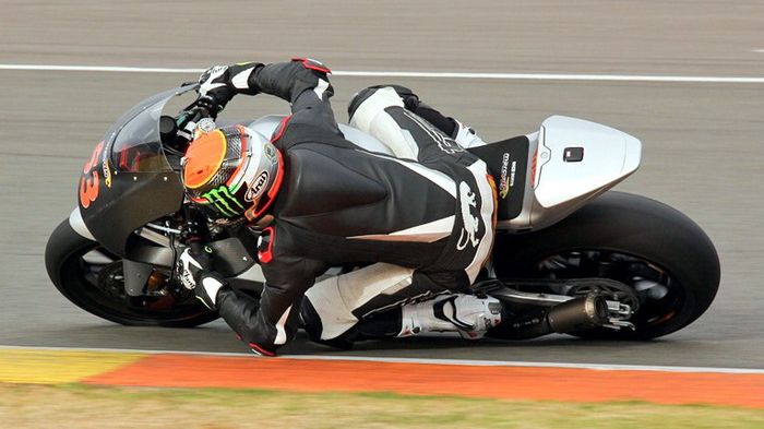 Ταχύτερος όλων στην κατηγορία Moto2, τη δεύτερη ημέρα δοκιμών στη Valencia, ήταν Ταχύτερος όλων στην κατηγορία Moto2, τη δεύτερη ημέρα δοκιμών στη Valencia, ήταν ο Tito Rabat.