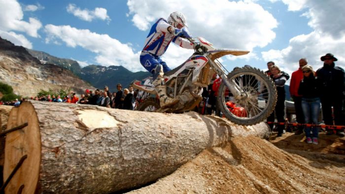 Σοβαρό ατύχημα σημειώθηκε στον αγώνα Motocross στα Γιαννιτσά, με 2 τραυματίες. Σοβαρό ατύχημα σημειώθηκε στον αγώνα Motocross στα Γιαννιτσά, με 2 τραυματίες.