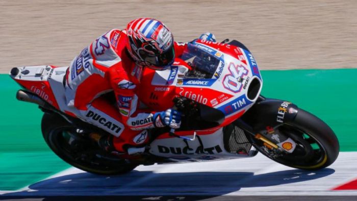 Θα πρέπει να κερδίσει τον αγώνα και ο Marquez να κερματίσει 12ος ή πιο πίσω, ώστ Θα πρέπει να κερδίσει τον αγώνα και ο Marquez να κερματίσει 12ος ή πιο πίσω, ώστε να πάρει το πρωτάθλημα.