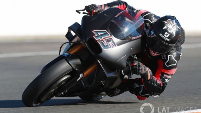 Η μοτοσυκλέτα δεν κάνει αυτά που περιμένεις Η μοτοσυκλέτα δεν κάνει αυτά που περιμένεις