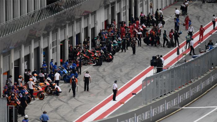 Καζάνι που βράζει η αλληλεπίδραση των αγωνοδικών με τους αγωνιζόμενους και τις ο Καζάνι που βράζει η αλληλεπίδραση των αγωνοδικών με τους αγωνιζόμενους και τις ομάδες...