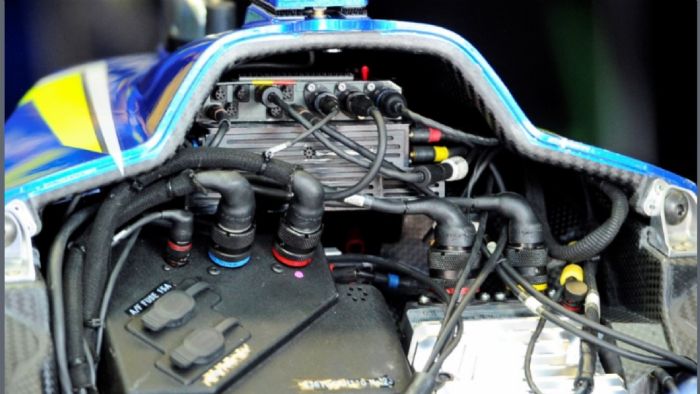 Τι παίζει με τα παραθυράκια στα ηλεκτρονικά των Moto GP; Τι παίζει με τα παραθυράκια στα ηλεκτρονικά των Moto GP;