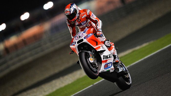 Εκπληκτική επίδοση για τον Andrea Dovizioso, που καβάλα στο Ducati GP15 πήρε μια φανταστική pole position, και αναπτέρωσε τις ελπίδες των Ιταλών.