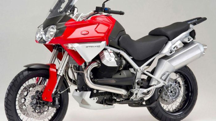 To... παλαίμαχο, πλέον, Moto Guzzi Stelvio 1200. To... παλαίμαχο, πλέον, Moto Guzzi Stelvio 1200.