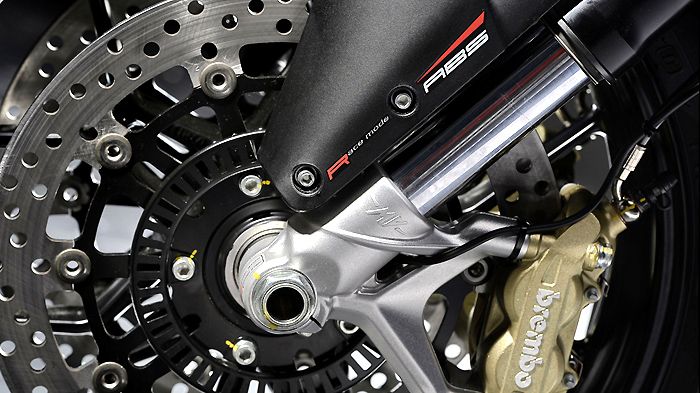 Με την κορυφαία μονάδα ABS της Bosch θα μπορούν να εξοπλίζονται τα μοντέλα 2014 Με την κορυφαία μονάδα ABS της Bosch θα μπορούν να εξοπλίζονται τα μοντέλα 2014 της MV Agusta.