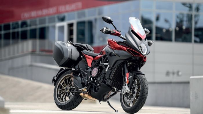 To νέο «ξαδερφάκι» της MV Agusta Turismo Veloce αναμένεται με πιο χωμάτινο προσα To νέο «ξαδερφάκι» της MV Agusta Turismo Veloce αναμένεται με πιο χωμάτινο προσανατολισμό και νέο κινητήρα 950 κυβικών.
