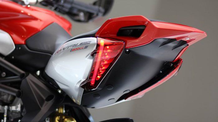 Εκτός του εικονιζόμενου Rivale, το οποίο θα παρουσιαστεί φέτος ως μοντέλο παραγωγής, η MV Agusta έχει ετοιμάσει τρία ακόμη νέα μοντέλα για την EICMA. 