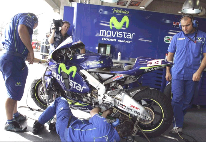 Κάνουν τεστ σε νέους κινητήρες 