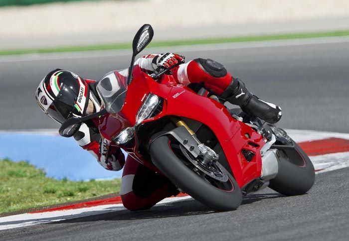 Το νέο Ducati 1199 Panigale είναι το ελαφρύτερο μοντέλο στην κατηγορία του, καθώς δεν ξεπερνά τα 163 κιλά.