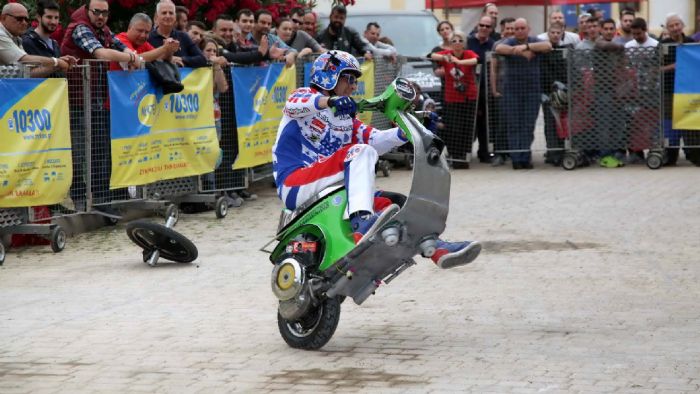 Ο Nicola L Impennatore στο Moto Show! 