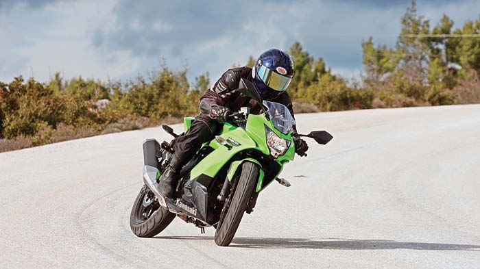 Το μονοκύλινδρο Ninja 250SL προσφέρει επιδόσεις και διασκέδαση αντιστρόφως ανάλογη των κυβικών του.