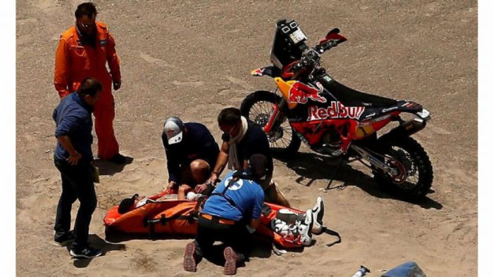 Μεταφέρθηκε με ελικόπτερο στο νοσοκομείο.